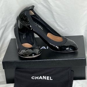 CHANEL Black Leather Pump With Elastic Trim